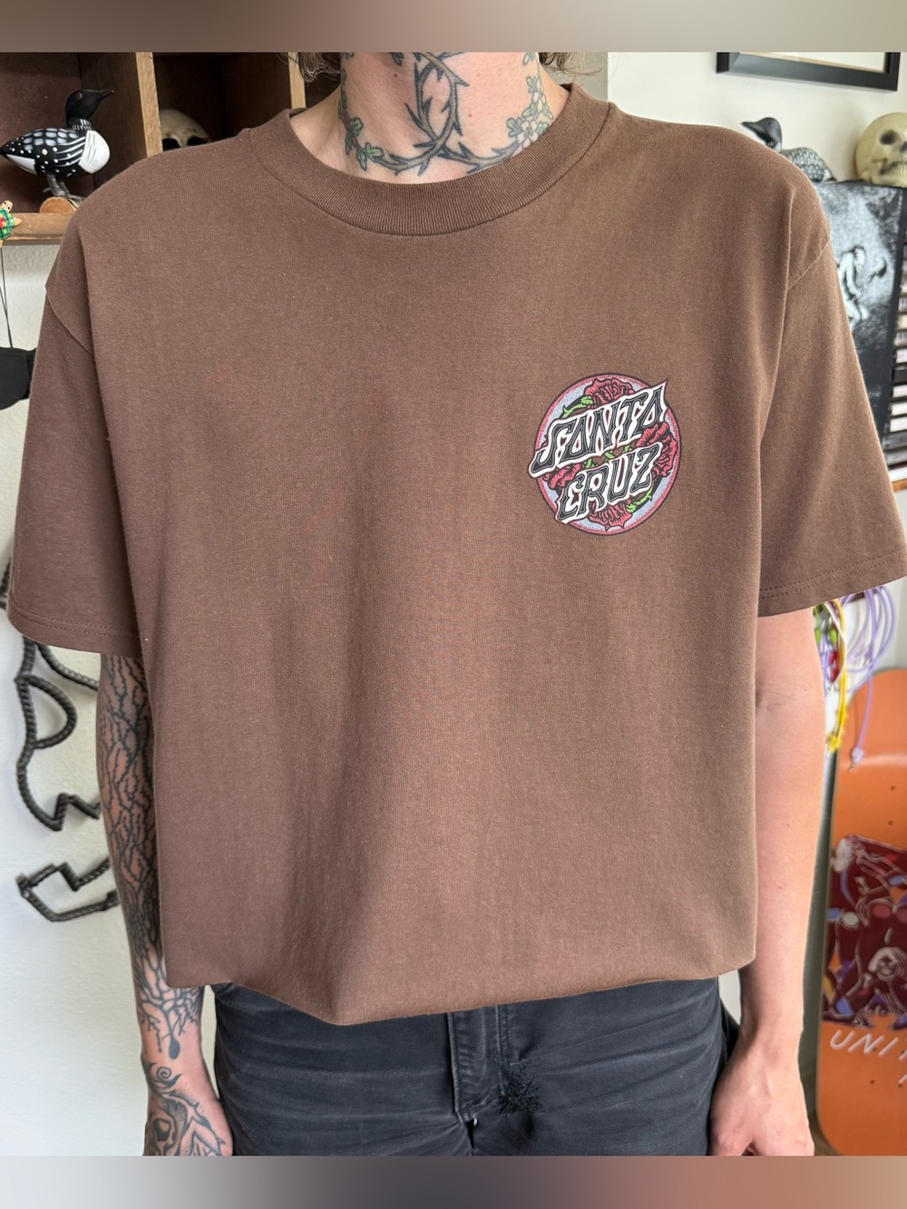 Santa Cruz Skateboards Cropped Boxy Brown S/S Roses Graphic Tee ~ Size Medium